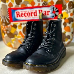 Doc Martens/Dr. Martens black 7 eyelet boots style "Luana"